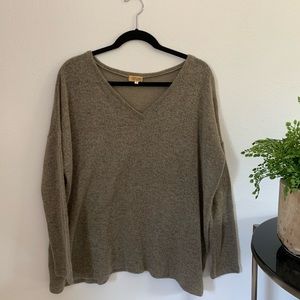 NWOT beige/green sweater size S